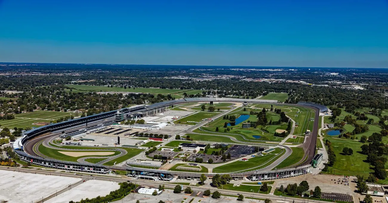 indianapolis-motor-speedway-1848561_1920-1