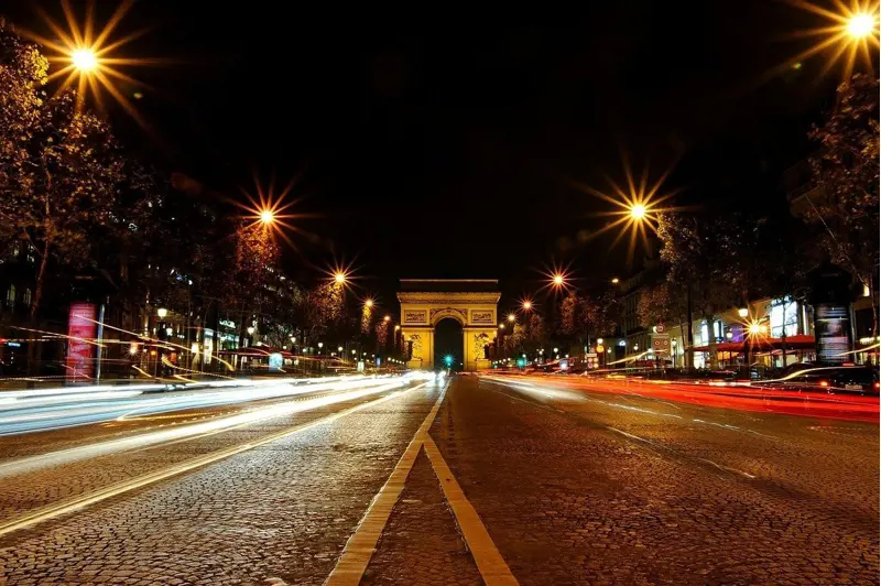 paris-102843_1280